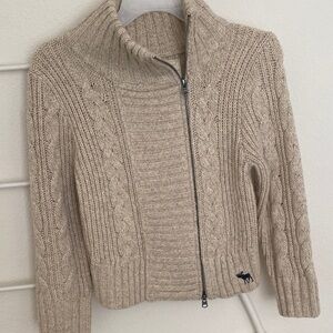 Abercrombie & Fitch Tan Cable Knit Turtleneck Sweater SZ M NWOT
